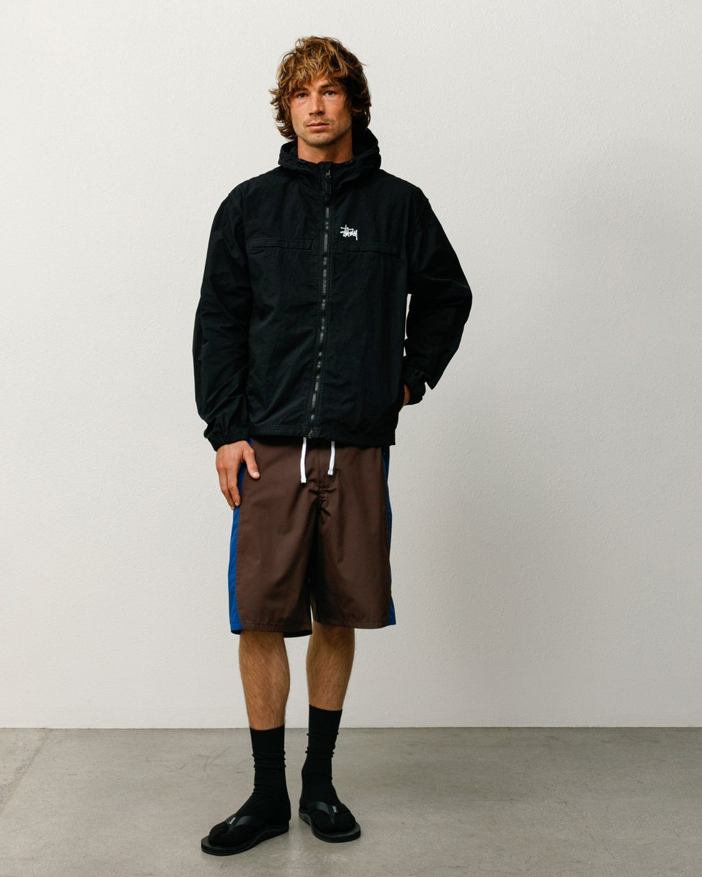 LIGHTWEIGHT HOODED JACKET